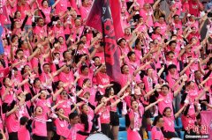 东西问｜苏东：足球为何是一场关于“我们”的运动？